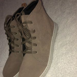 Cloud steppers by Clark’s